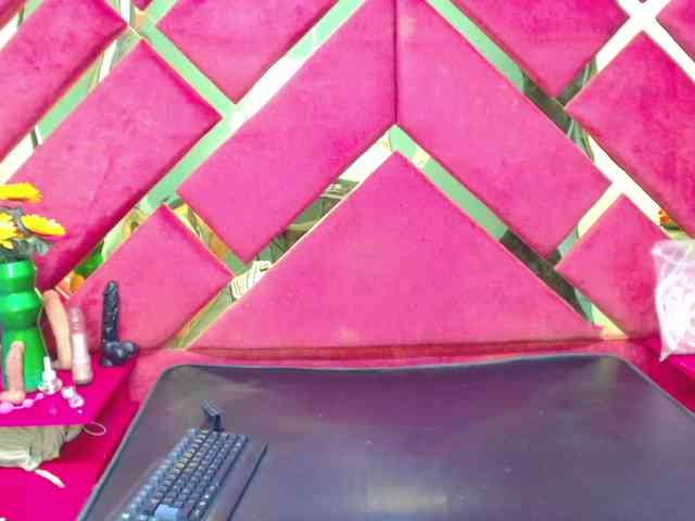 FreyjaNaugthy webcam