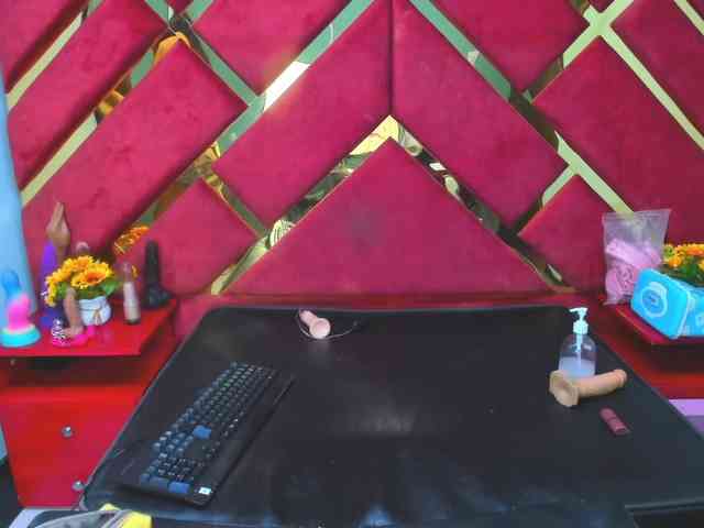 FreyjaNaugthy webcam