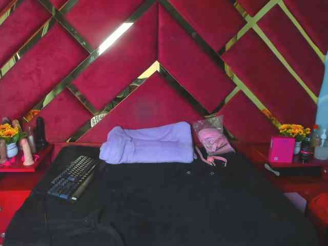 FreyjaNaugthy webcam