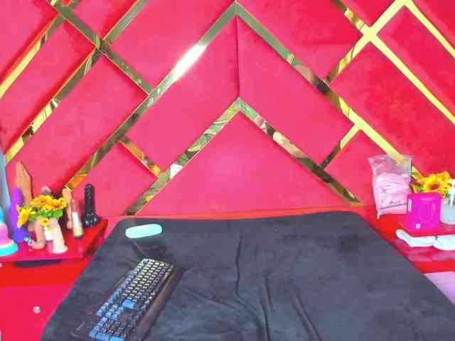 FreyjaNaugthy webcam