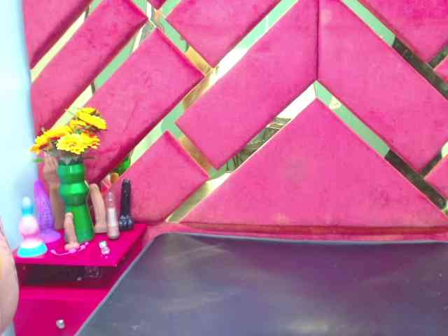 FreyjaNaugthy webcam