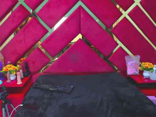 FreyjaNaugthy webcam