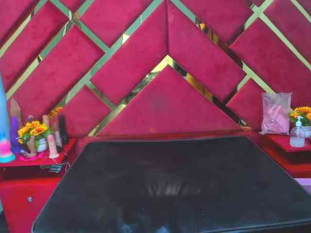 FreyjaNaugthy webcam