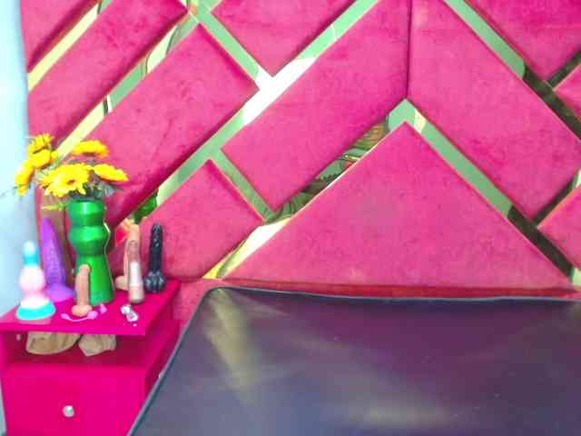 FreyjaNaugthy webcam