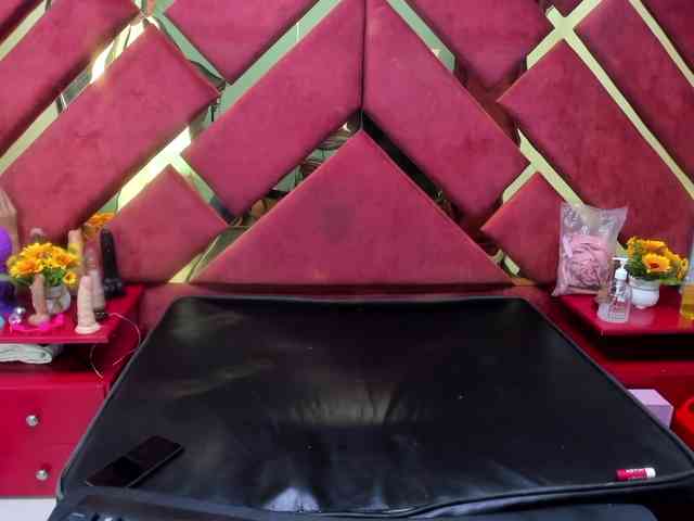 FreyjaNaugthy webcam