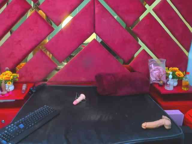 FreyjaNaugthy webcam