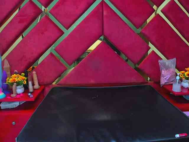 FreyjaNaugthy webcam