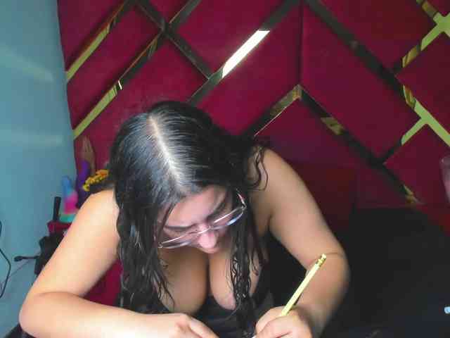 FreyjaNaugthy webcam