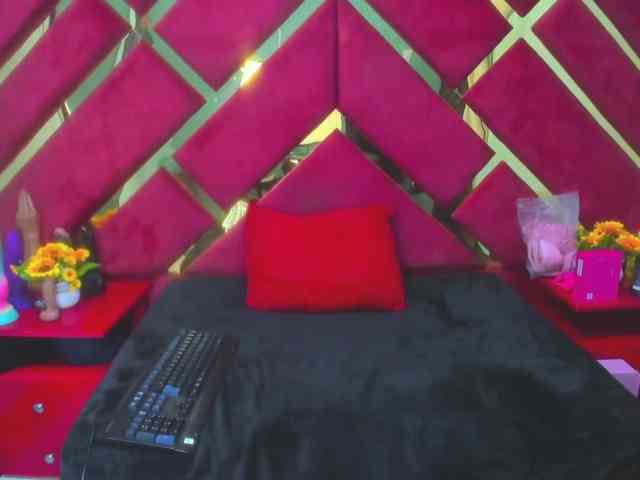 FreyjaNaugthy webcam