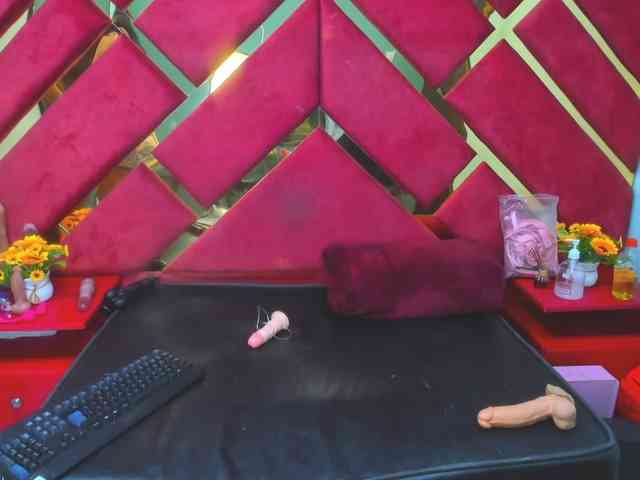 FreyjaNaugthy webcam