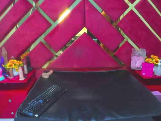 FreyjaNaugthy webcam