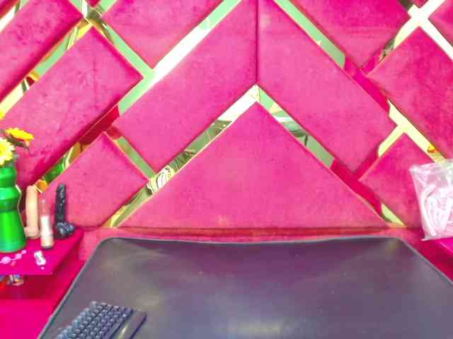 FreyjaNaugthy webcam