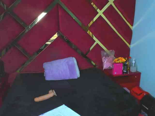 FreyjaNaugthy webcam