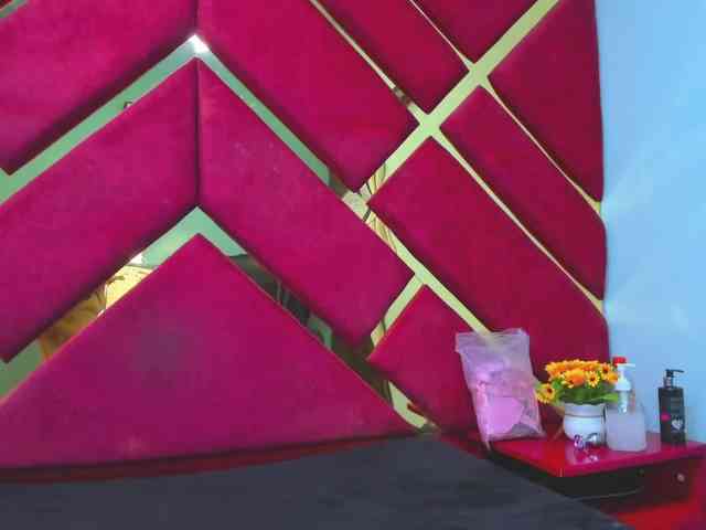 FreyjaNaugthy webcam