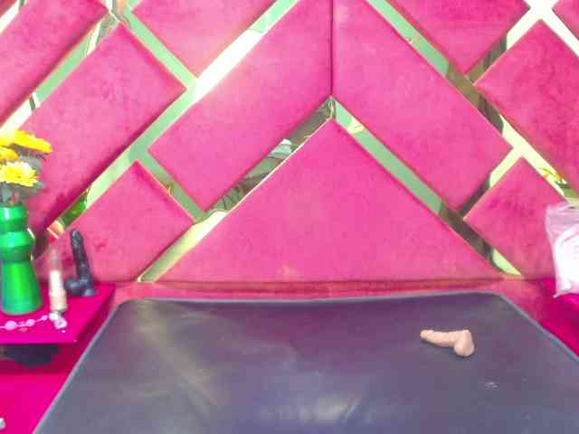 FreyjaNaugthy webcam