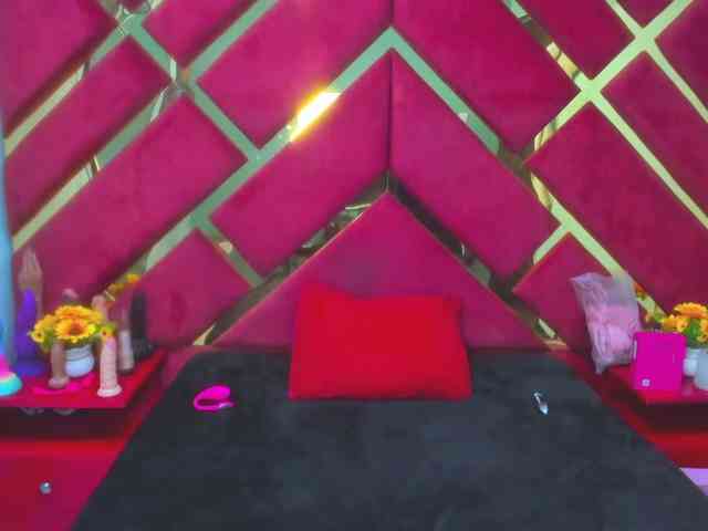 FreyjaNaugthy webcam