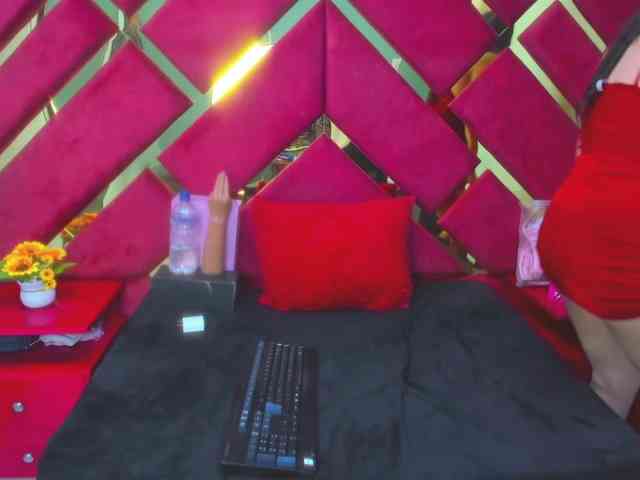 FreyjaNaugthy webcam