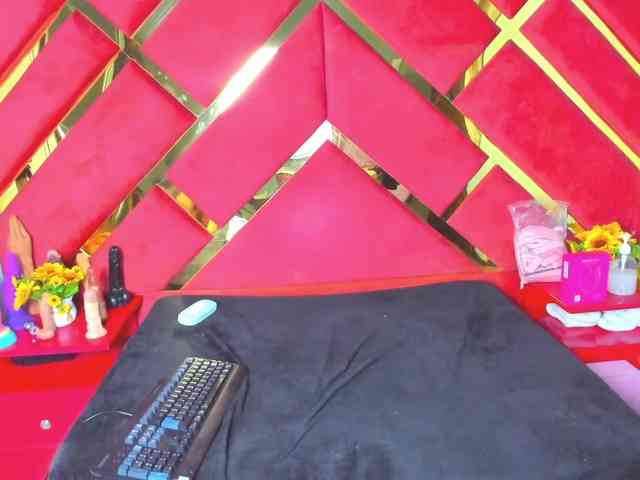 FreyjaNaugthy webcam