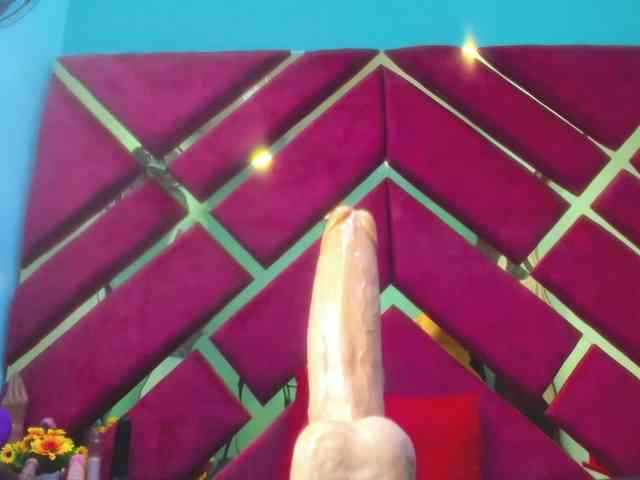 FreyjaNaugthy webcam