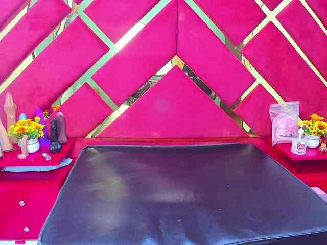 FreyjaNaugthy webcam