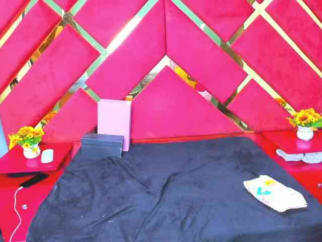 FreyjaNaugthy webcam