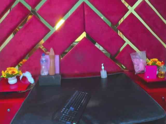 FreyjaNaugthy webcam