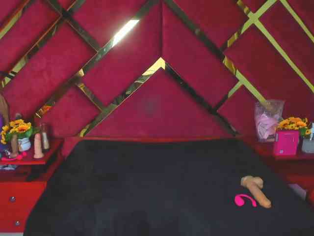 FreyjaNaugthy webcam