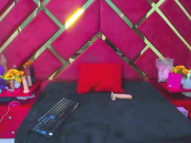 FreyjaNaugthy webcam