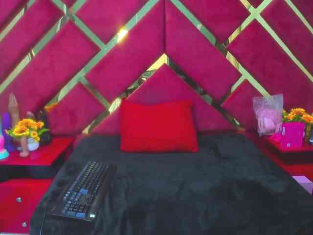 FreyjaNaugthy webcam