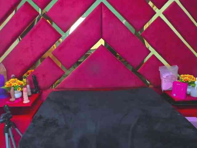 FreyjaNaugthy webcam