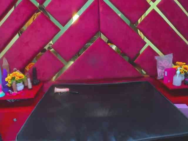 FreyjaNaugthy webcam