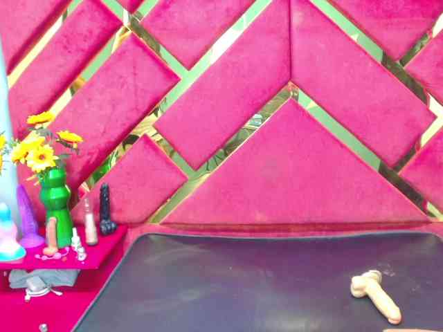 FreyjaNaugthy webcam