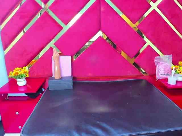 FreyjaNaugthy webcam