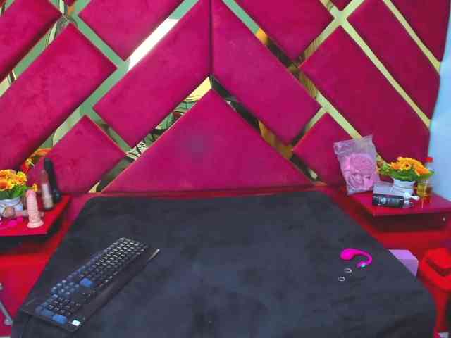 FreyjaNaugthy webcam