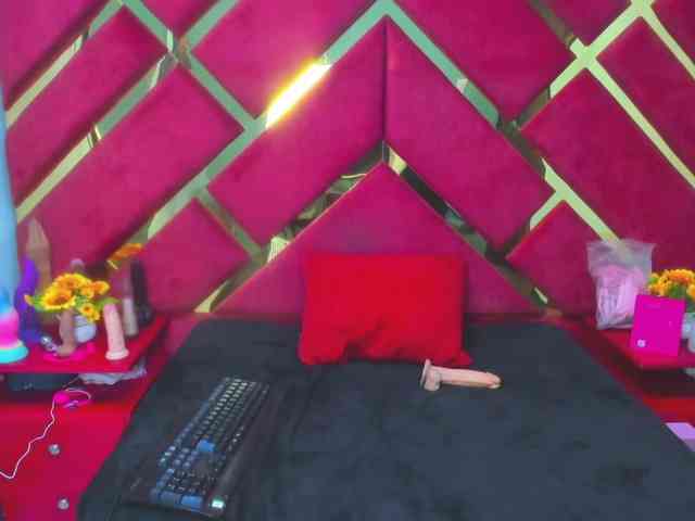 FreyjaNaugthy webcam