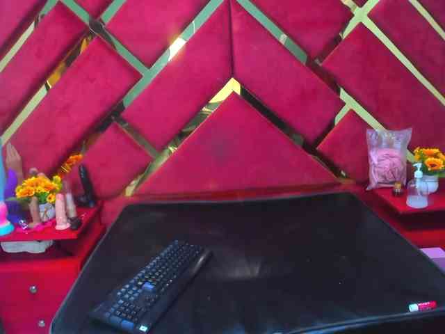 FreyjaNaugthy webcam