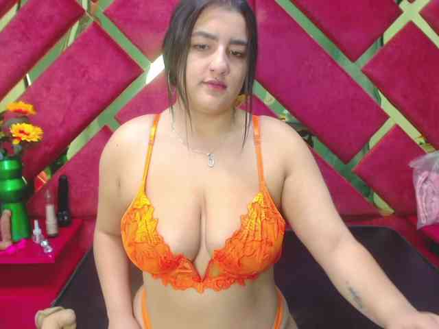 FreyjaNaugthy webcam