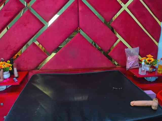 FreyjaNaugthy webcam