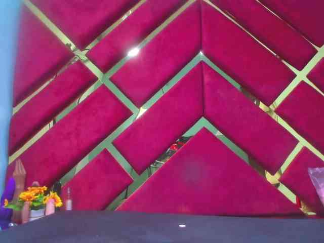 FreyjaNaugthy webcam