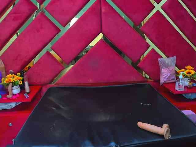 FreyjaNaugthy webcam