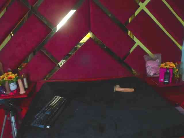 FreyjaNaugthy webcam