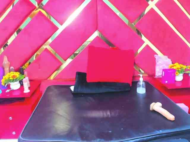 FreyjaNaugthy webcam