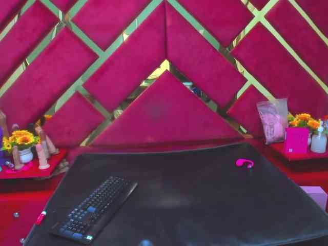 FreyjaNaugthy webcam