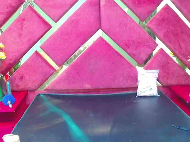 FreyjaNaugthy webcam