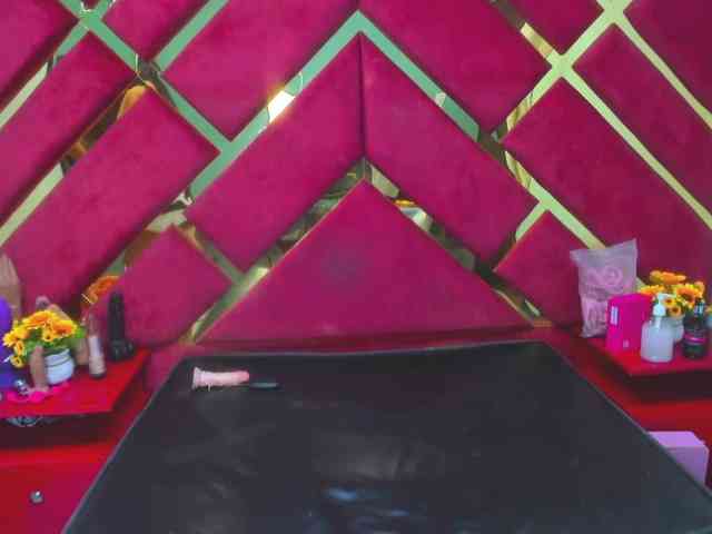 FreyjaNaugthy webcam