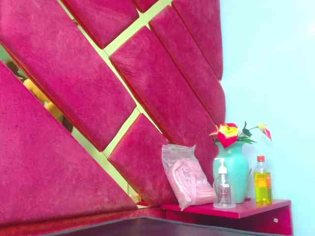 FreyjaNaugthy webcam