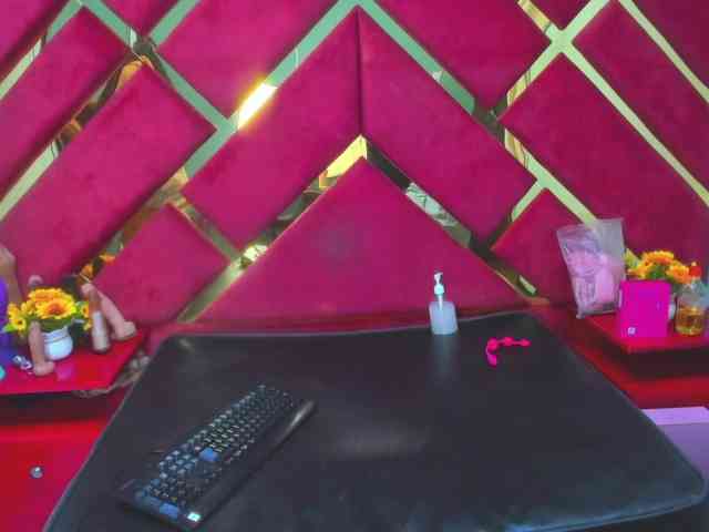 FreyjaNaugthy webcam