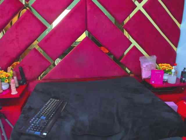 FreyjaNaugthy webcam