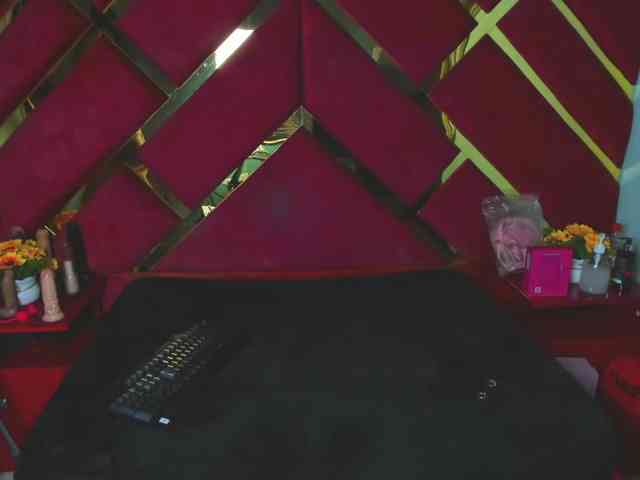 FreyjaNaugthy webcam