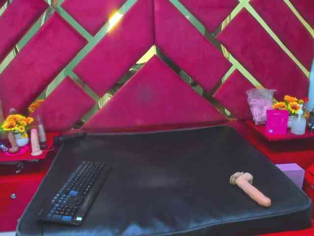 FreyjaNaugthy webcam